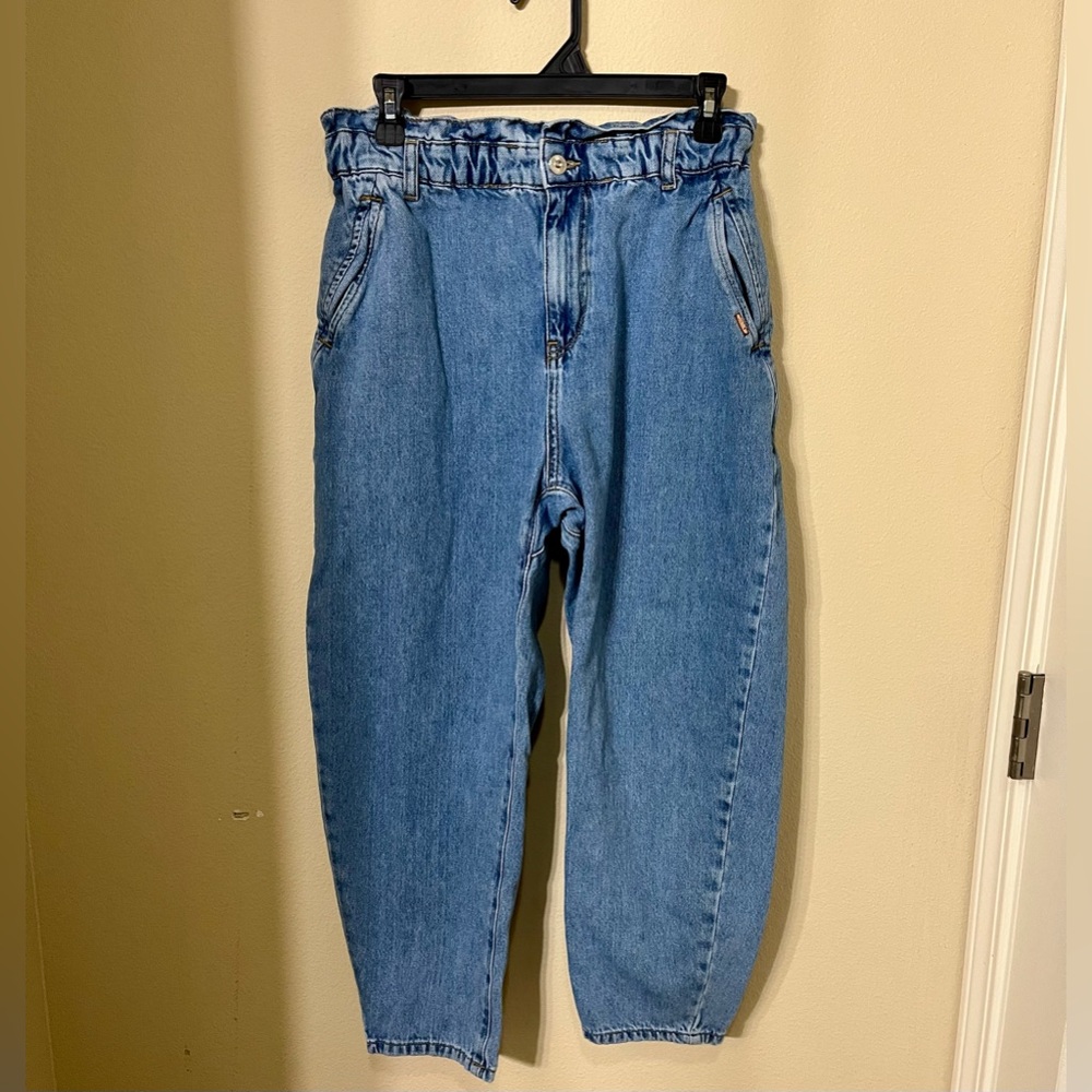 ZARA Paperbag High Waist Jeans - Picture 2 of 11